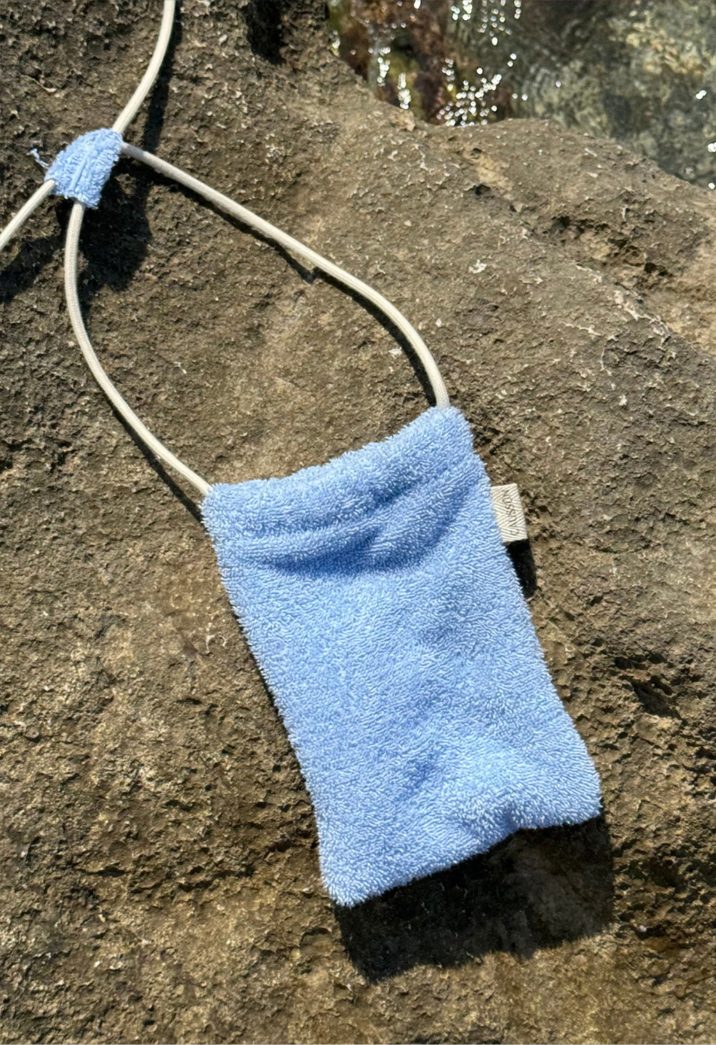 Pochette Téléphone Éponge Bleue Ciel
