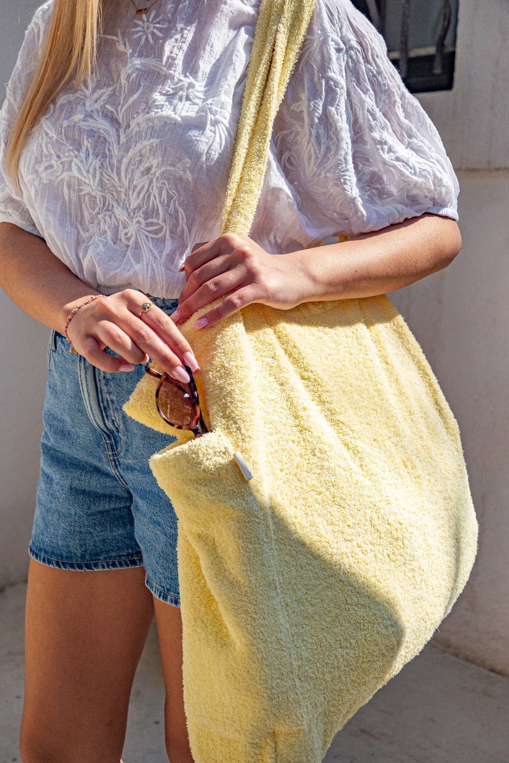 Zitronengelbe Schwamm-Tragetasche